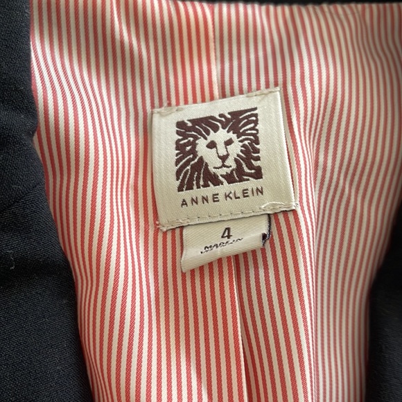 Black jacket - Picture 2 of 2